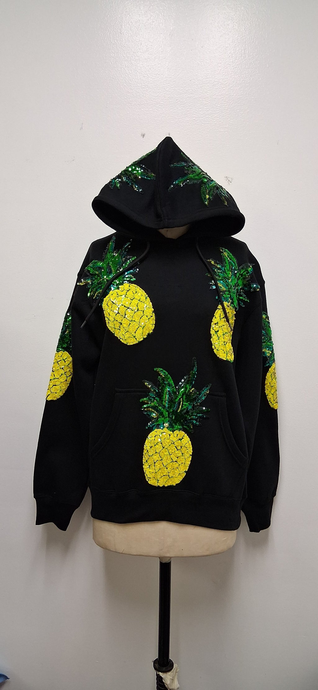 GLAMOROUS HAWAIIAN PINEAPPLES HOODIE