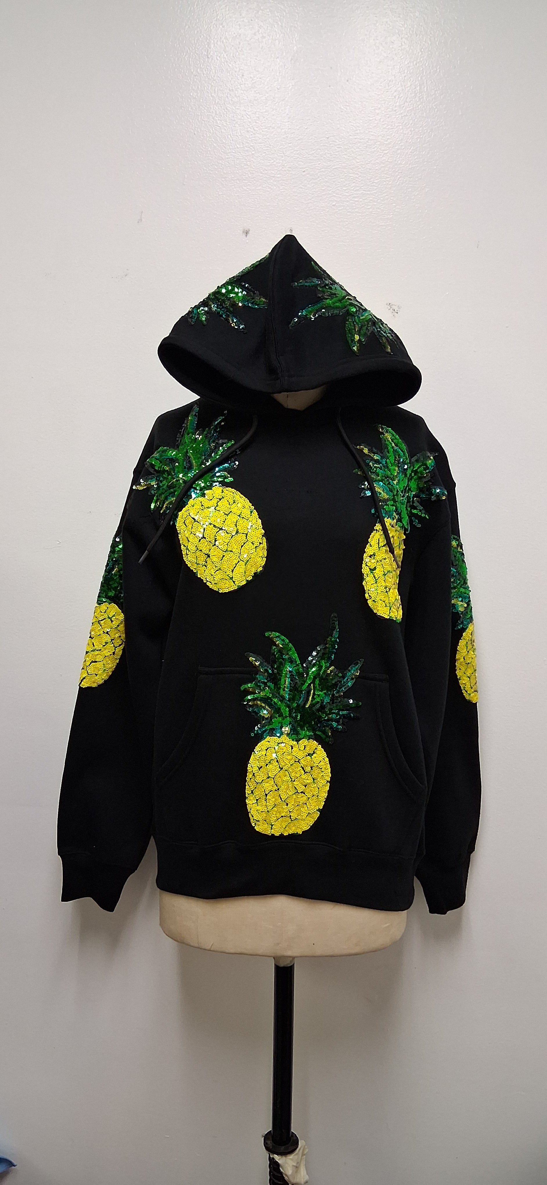 GLAMOROUS HAWAIIAN PINEAPPLES HOODIE